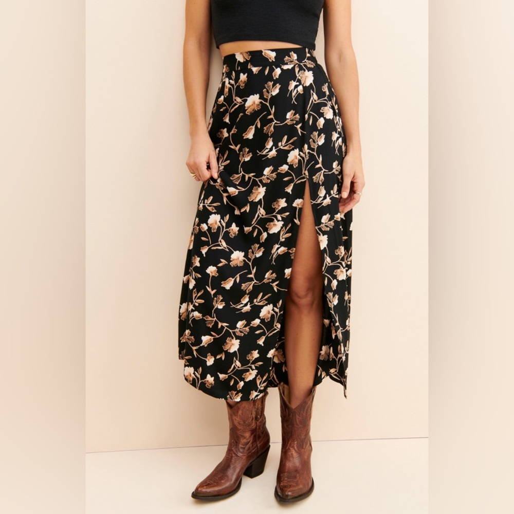 Salt Water Luxe slit midi skirt in black floral XS